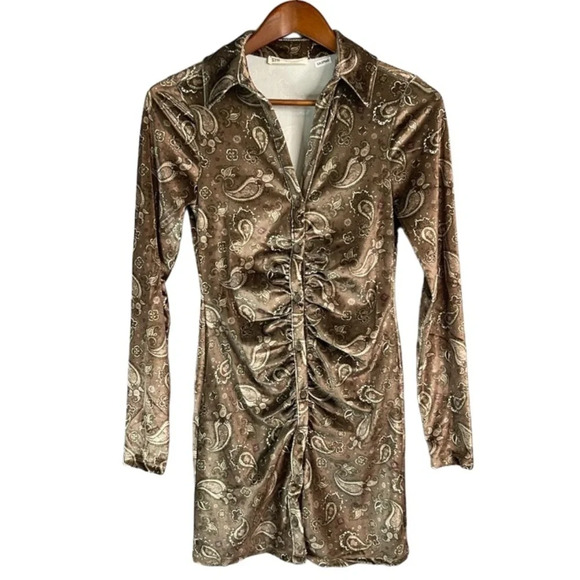 STRADIVARIUS Velvet Ruched Button Front Dress Taupe Collared Paisley Print S - Picture 2 of 11